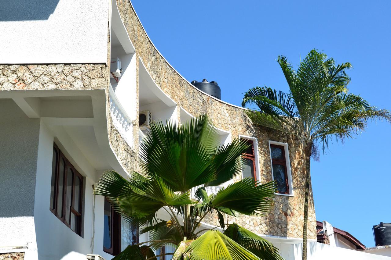 Serene Hotel Dar es Salaam Exterior photo