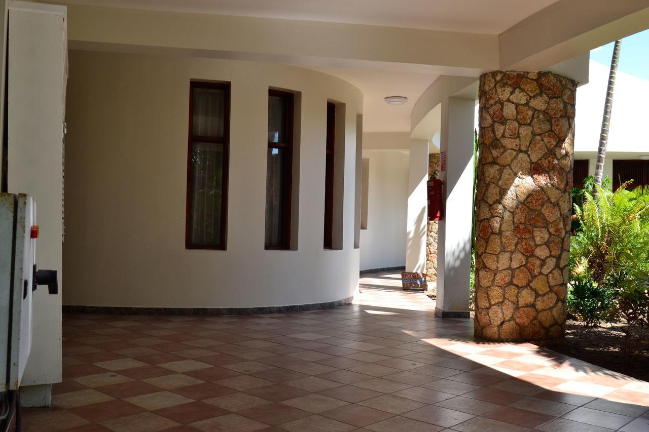 Serene Hotel Dar es Salaam Exterior photo